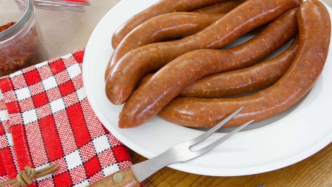 Fautil piquer les saucisses avant de les faire cuire